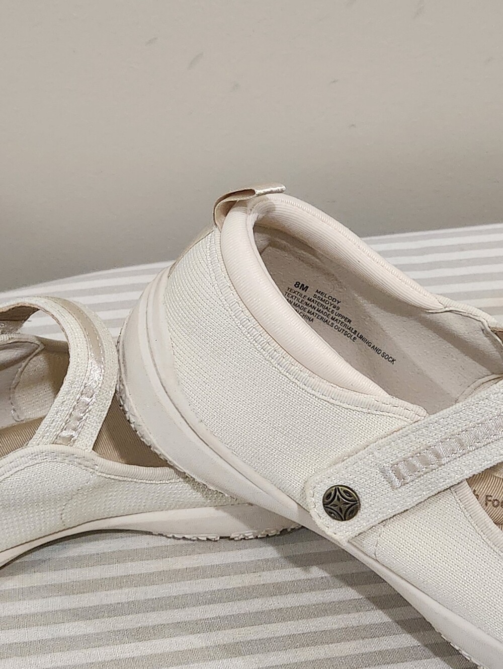 JSport by Jambu Women's White Mary Jane Flats - Picture 3 of 3